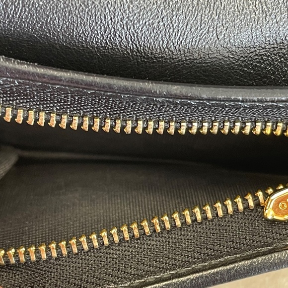 GUCCI Calfskin Diagonal Striped Zumi Chain Wallet - Black Beige - Preloved - Picture 10 of 15